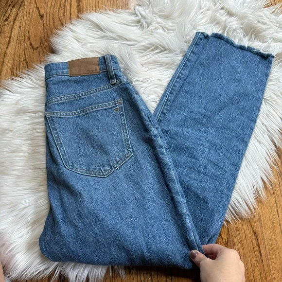 Madewell The Perfect Vintage Jean in Earlside Wash: Raw-Hem Edition - Picture 10 of 14